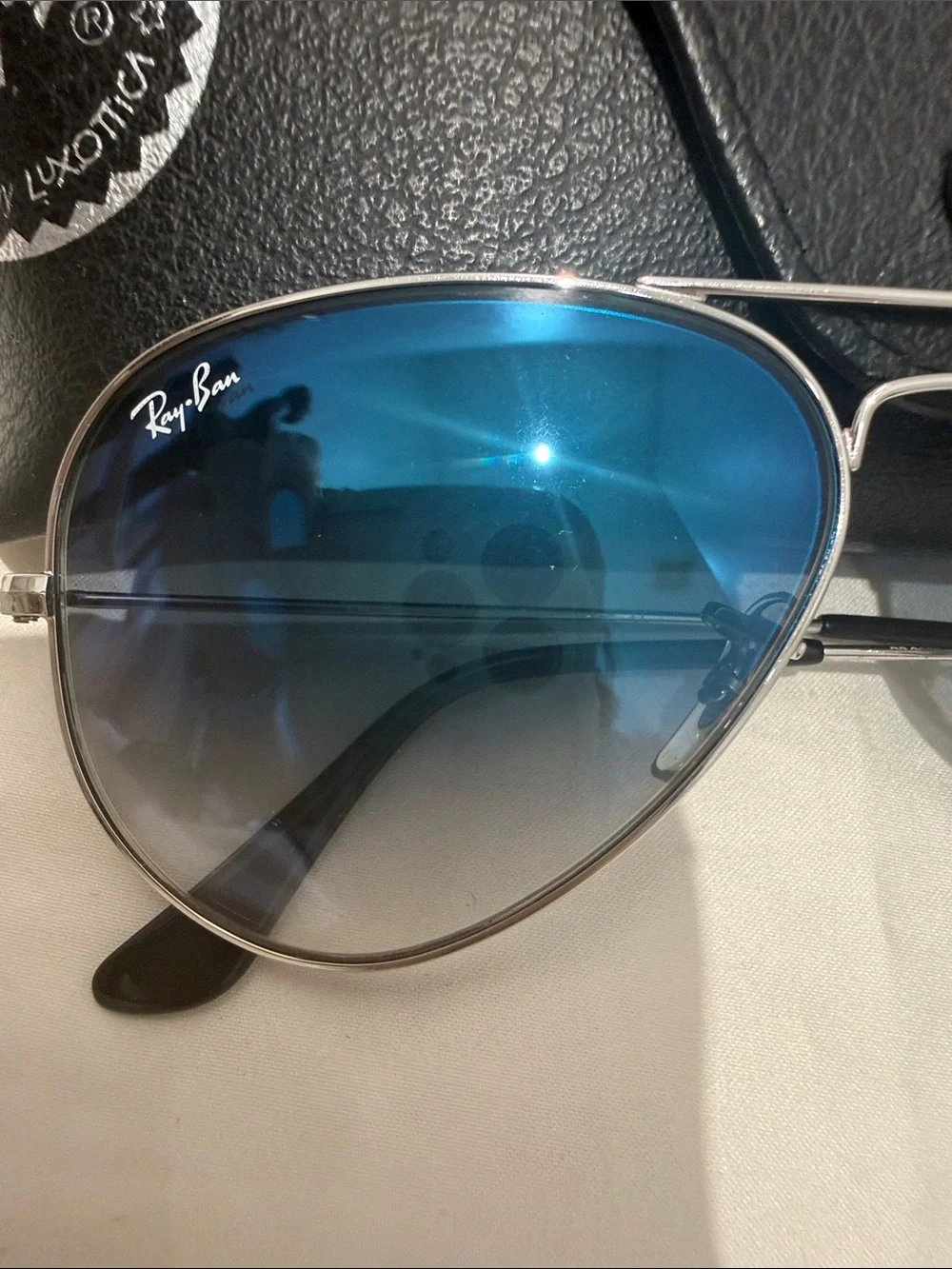 Ray-Ban Aviator Gradient Sunglasses Blue Lenses and Silver Frame